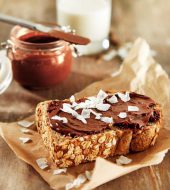 Teffbrood met zelfgemaakte nutella